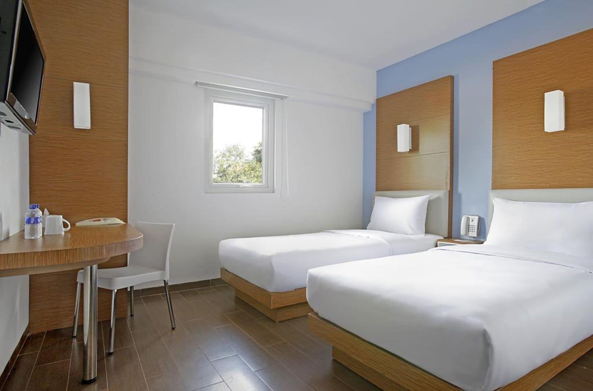 Amaris Hotel Senen Джакарта Экстерьер фото